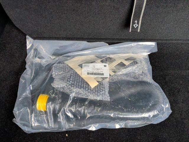 Used 2025 Chrysler Pacifica Limited w/ Uconnect Theater Family Group image 9