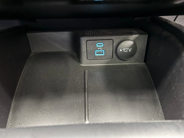 Certified 2022 Ford Escape SE w/ SE Sport Appearance Package image 19