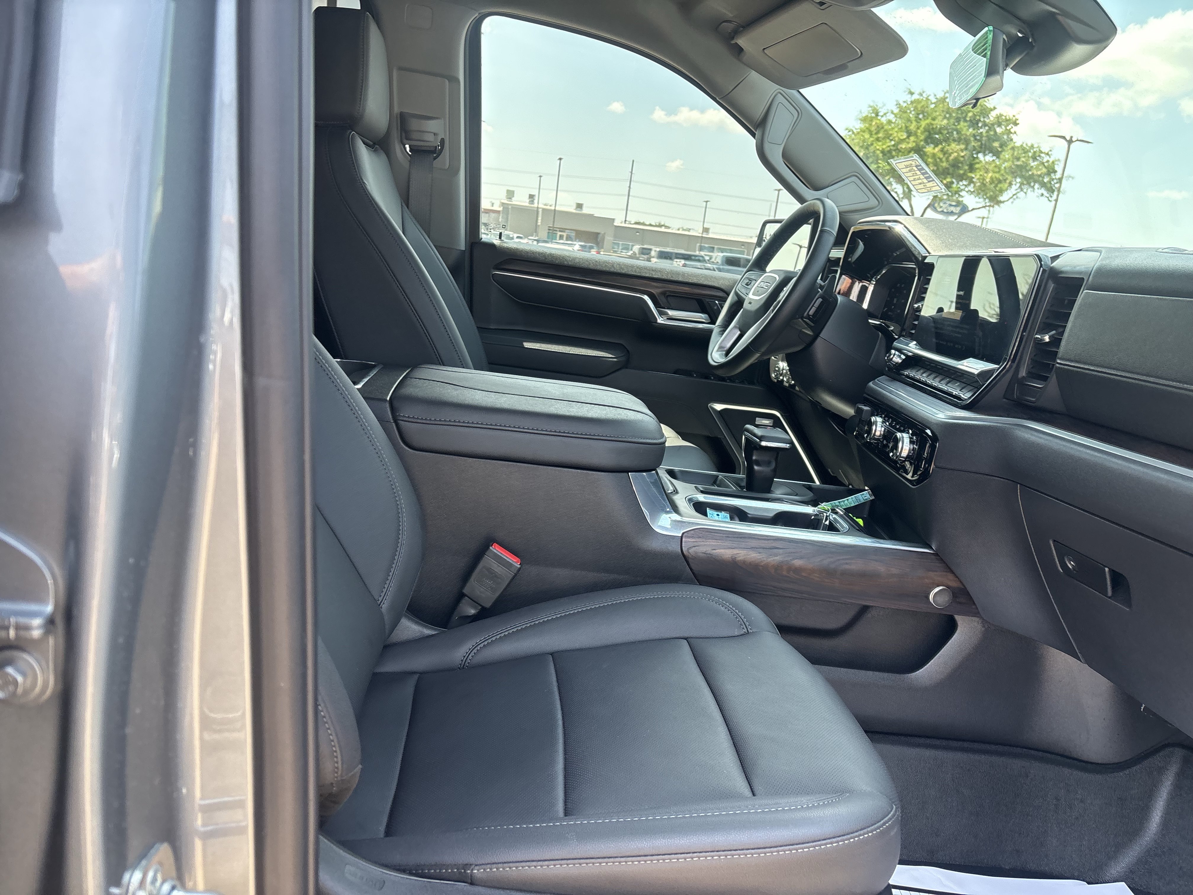 Used 2026 GMC Sierra 1500 SLT RWD image 24
