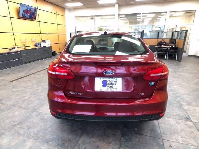 Certified 2017 Ford Focus SE FWD image 6