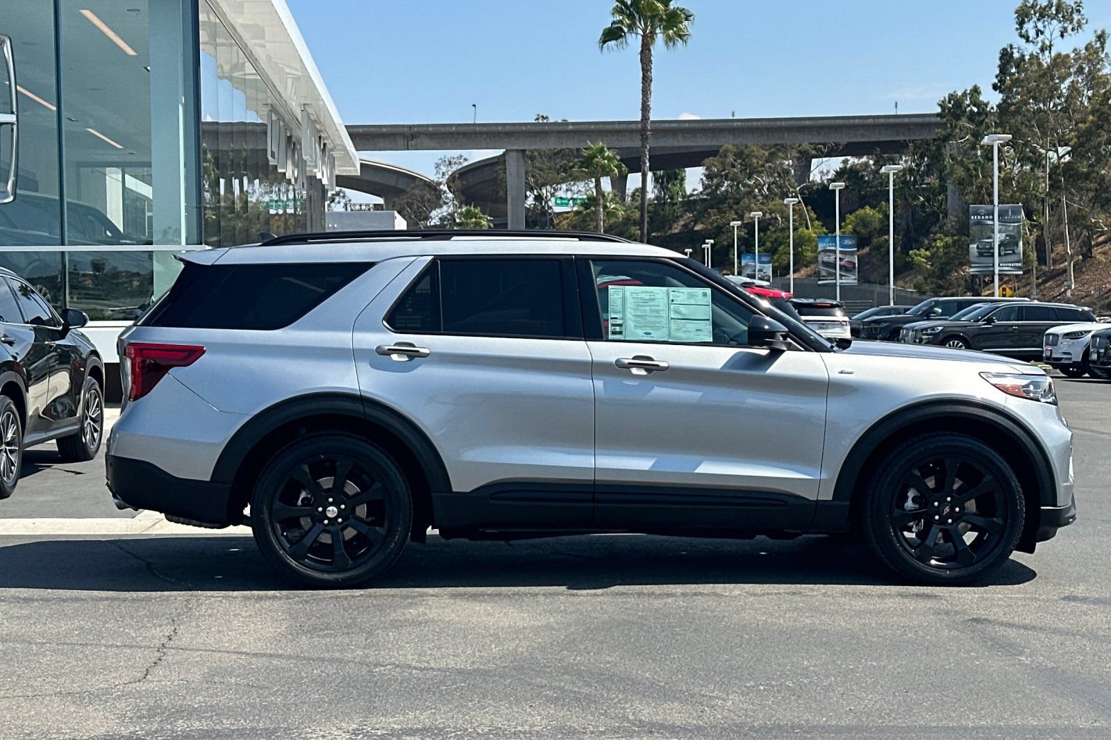 Certified 2023 Ford Explorer ST-Line w/ Class IV Trailer Tow Package RWD image 2