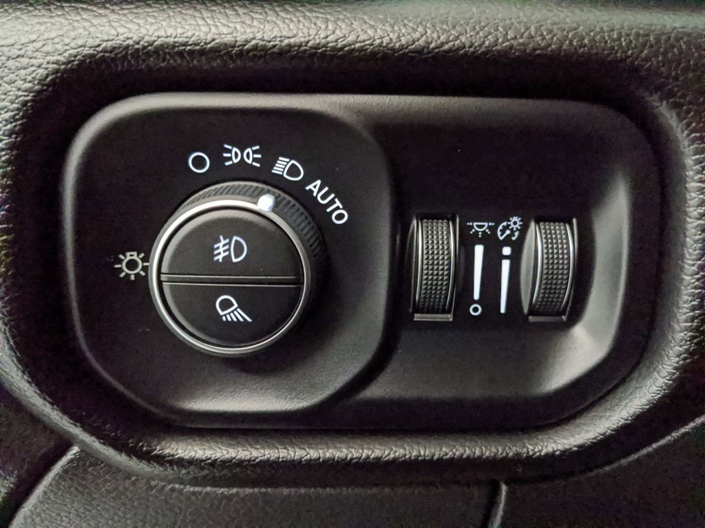 Used 2025 RAM 3500 Laramie image 21