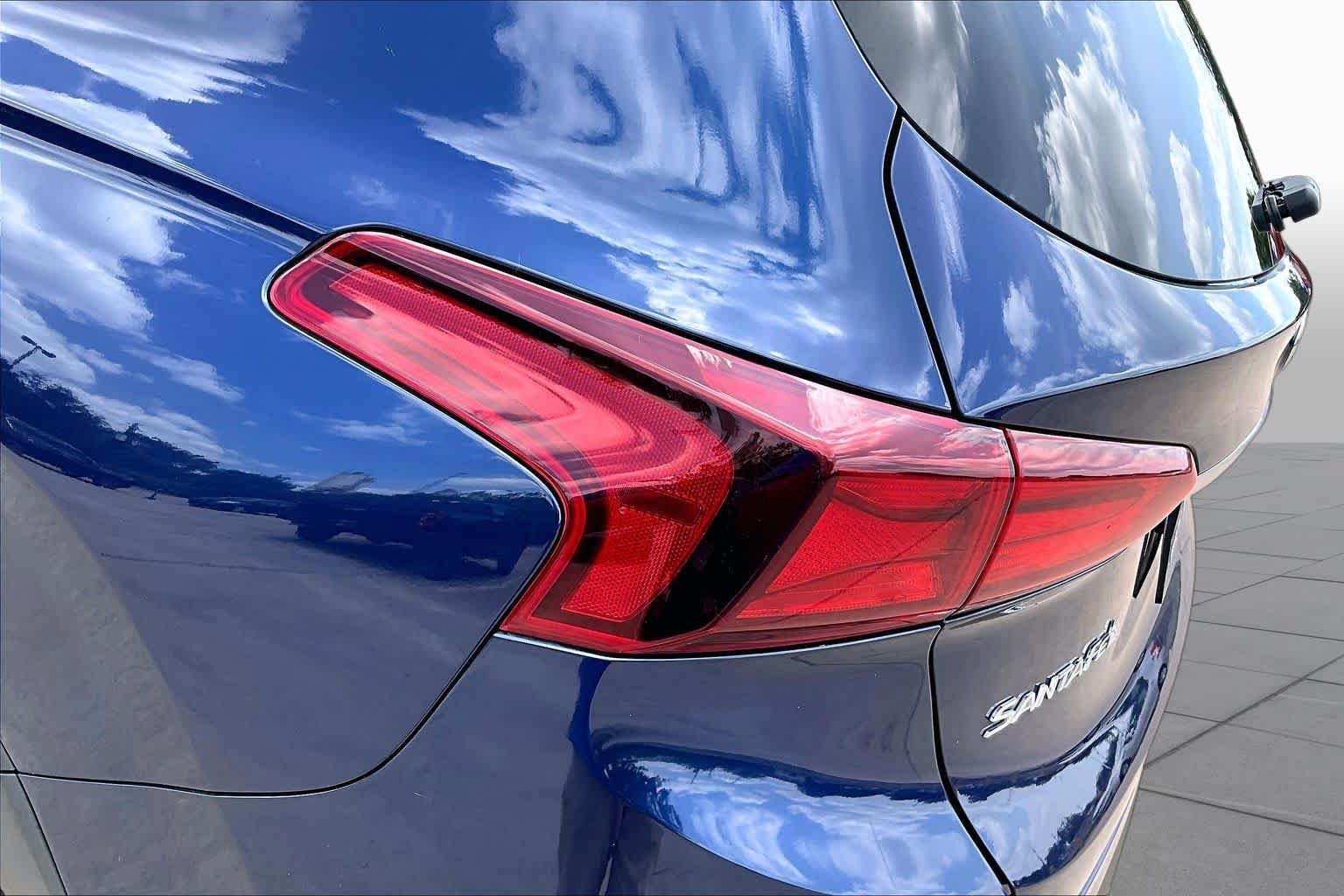 Used 2019 Hyundai Santa Fe SE FWD image 28