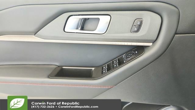Certified 2025 Ford Explorer ST-Line w/ ST-Line Street Pack AWD/4WD image 20