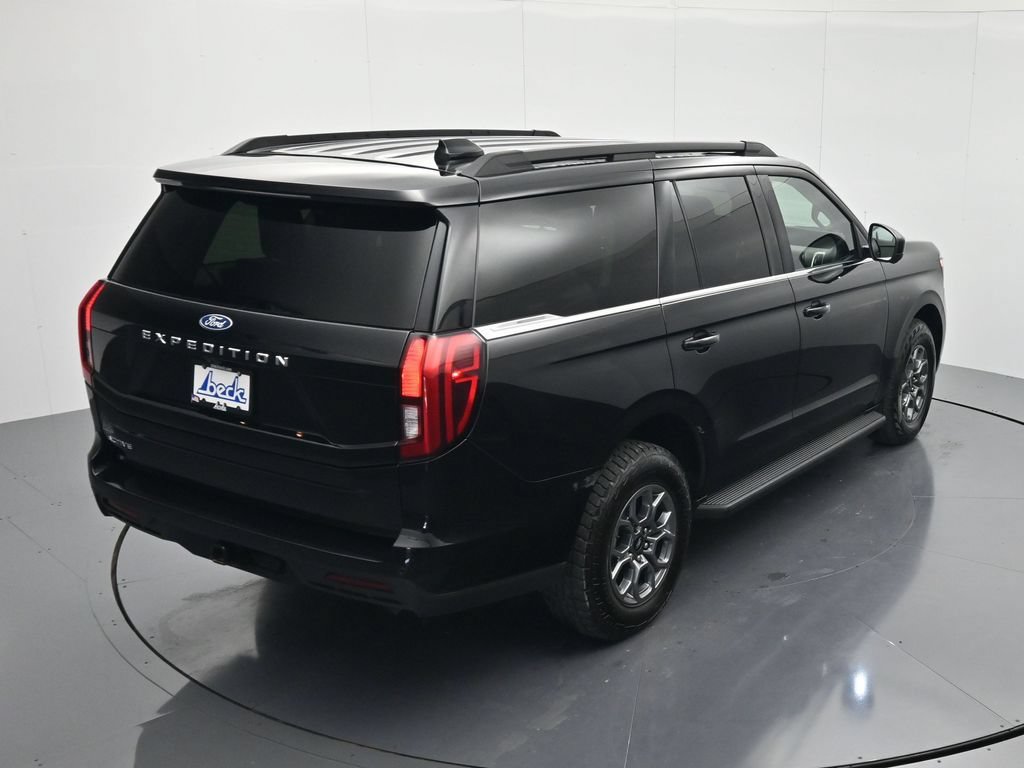 Certified 2025 Ford Expedition Active AWD/4WD image 33