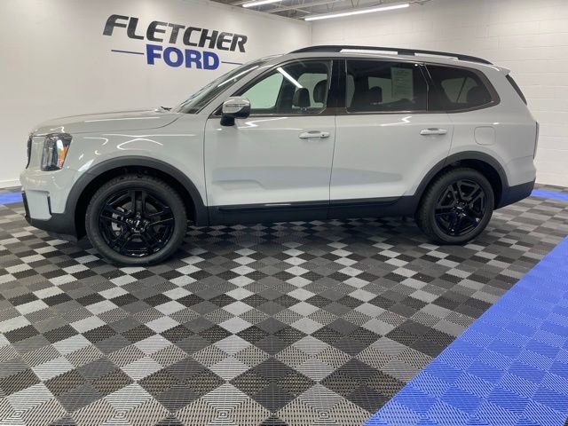 Used 2024 Kia Telluride EX X-Line image 3