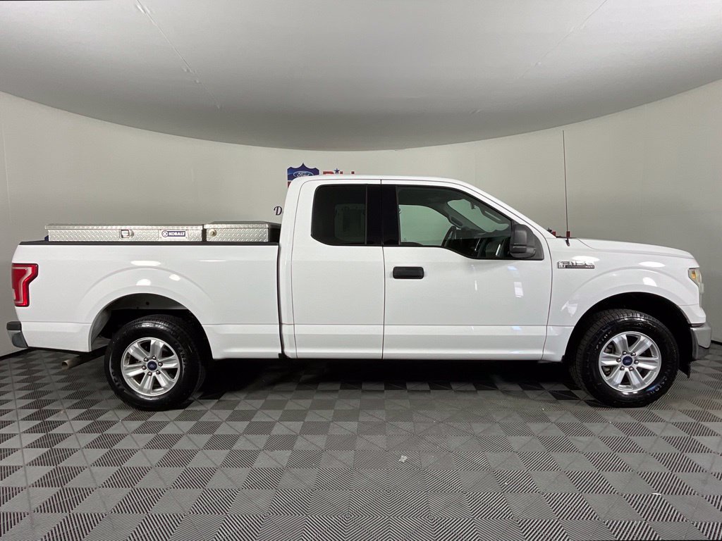 Certified 2017 Ford F150 XLT w/ Trailer Tow Package RWD image 2