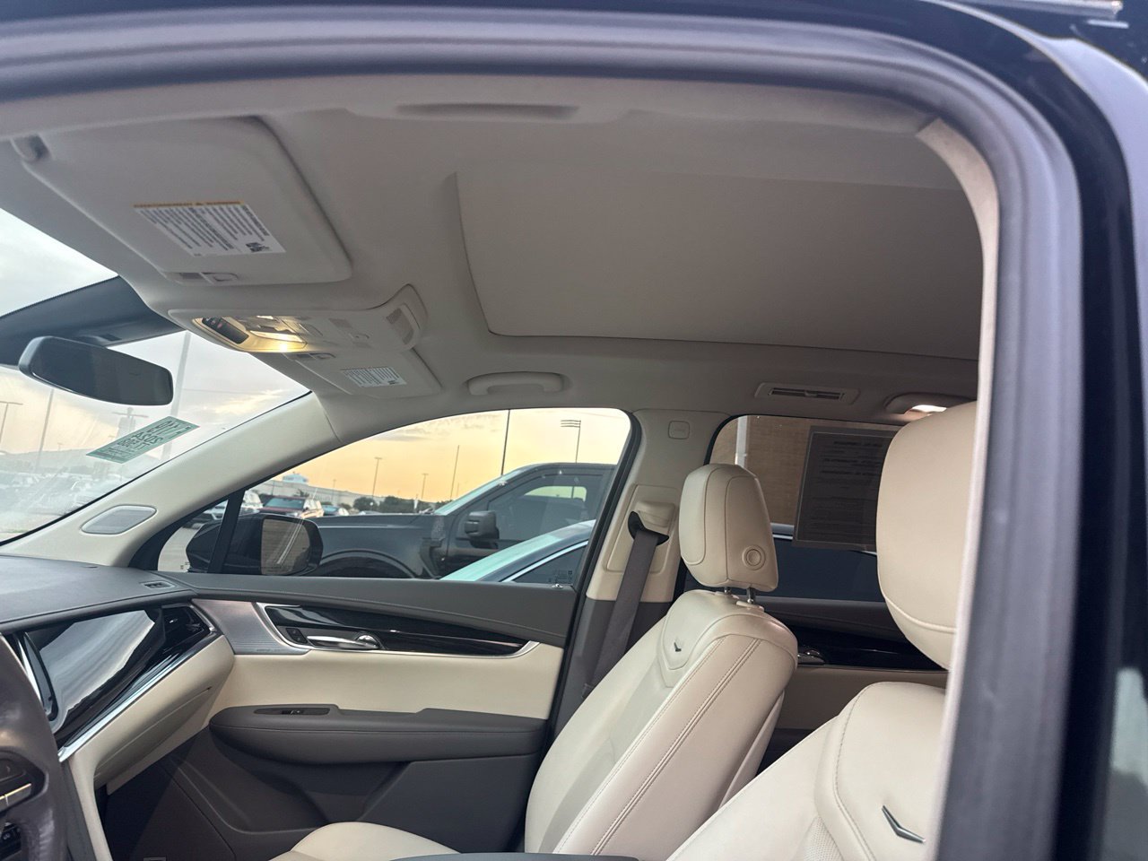 Used 2024 Cadillac XT6 Premium Luxury FWD image 8