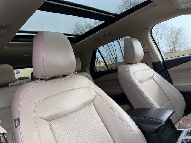 Certified 2021 Ford Explorer Limited w/ Equipment Group 301A image 39