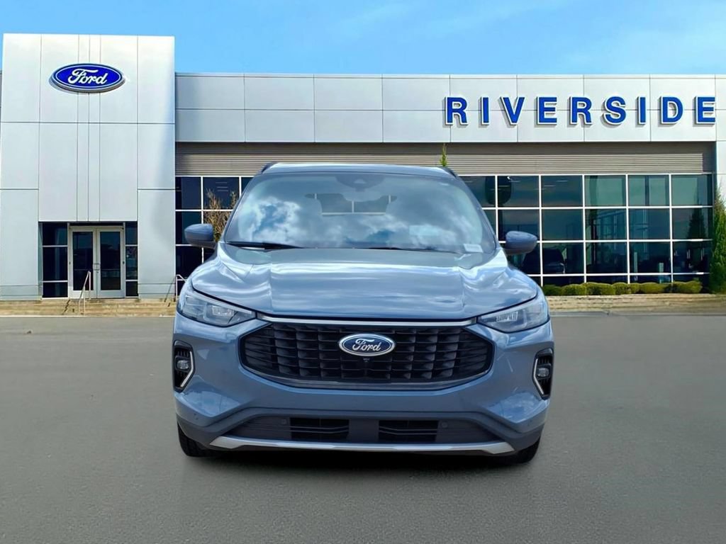 Certified 2023 Ford Escape Platinum w/ Premium Technology Package AWD/4WD image 2