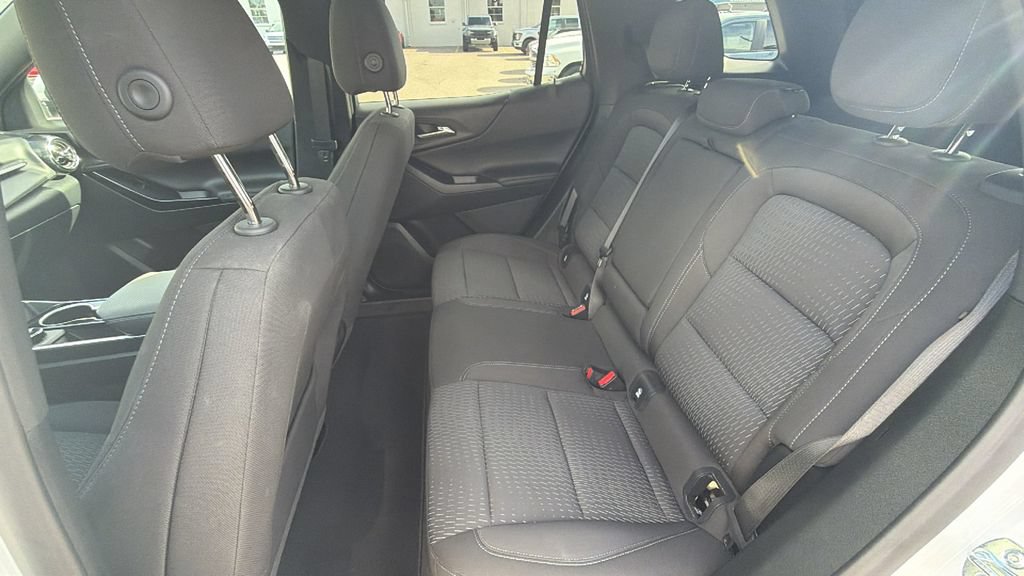 Used 2026 Chevrolet Equinox LT FWD image 24