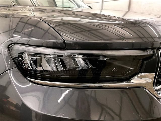 Used 2025 Jeep Grand Cherokee Laredo X w/ Luxury Tech Group I AWD/4WD image 27