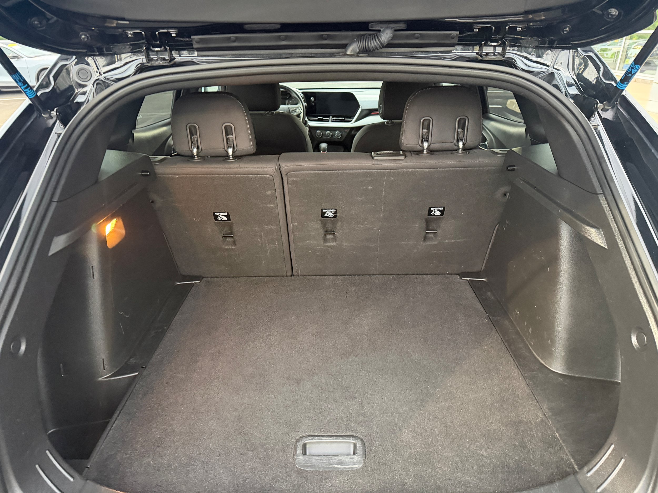 Used 2024 Chevrolet Trax RS FWD image 14