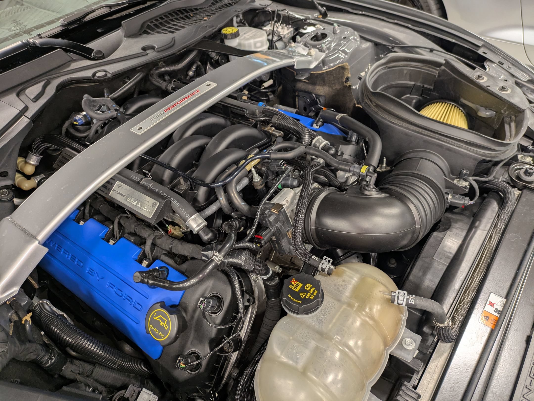 Certified 2018 Ford Mustang Shelby GT350 w/ Electronics Package RWD image 37