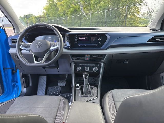 Used 2023 Volkswagen Taos SE w/ Panoramic Sunroof Package image 9