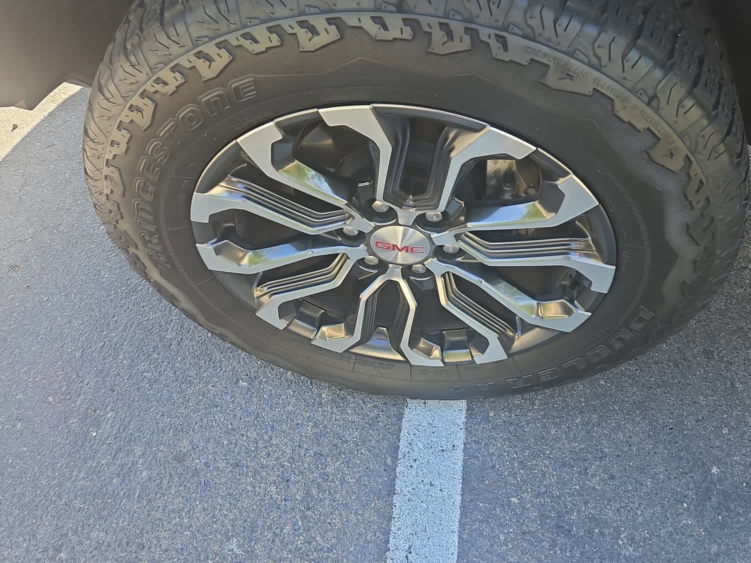 Used 2023 GMC Canyon Denali image 8