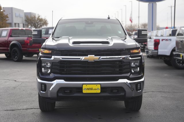 Used 2024 Chevrolet Silverado 2500 LT w/ Convenience Package image 6