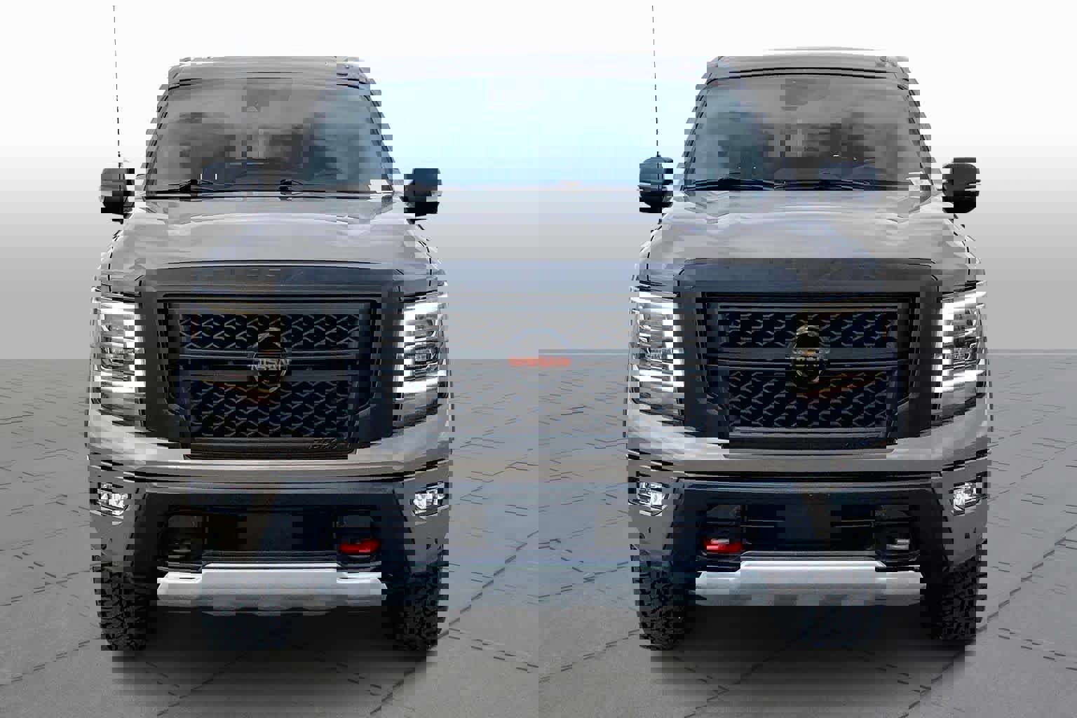 Used 2021 Nissan Titan PRO-4X w/ Pro-4x Convenience Package image 6