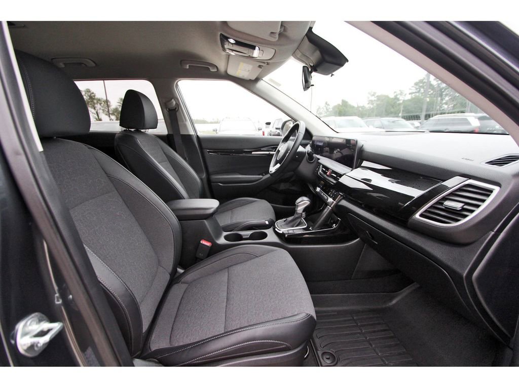 Used 2024 Kia Seltos S FWD image 28