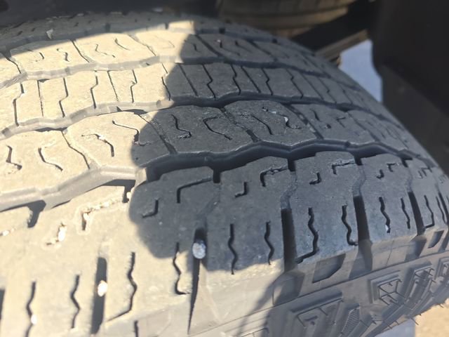 Used 2023 GMC Canyon AT4 w/ Technology Package image 28