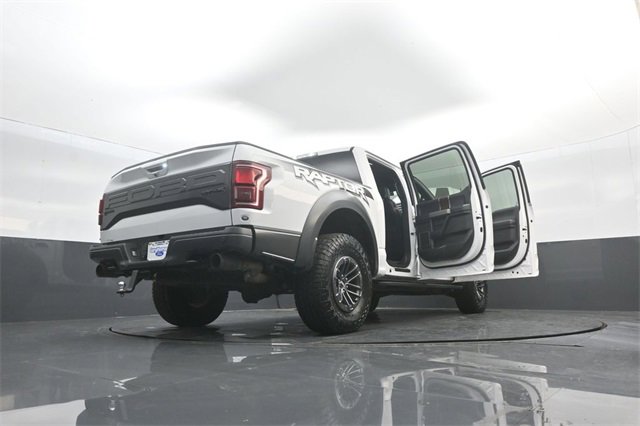 Certified 2018 Ford F150 Raptor w/ Equipment Group 802A Luxury image 38