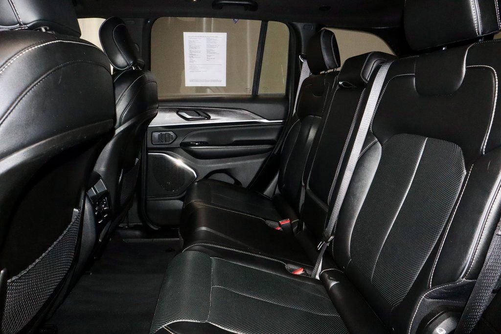 Used 2023 Jeep Grand Cherokee Overland image 23