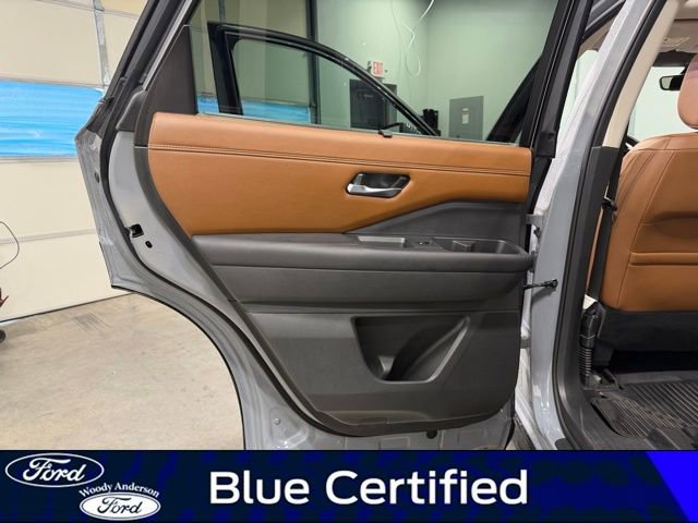Used 2023 Nissan Pathfinder Platinum AWD/4WD image 26