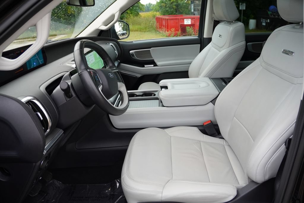 Certified 2025 Ford Expedition Platinum AWD/4WD image 14