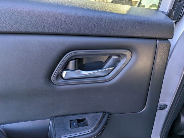 Used 2024 Nissan Rogue SV image 26