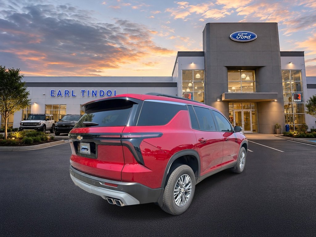 Used 2026 Chevrolet Traverse LT FWD image 7