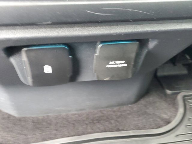 Certified 2022 Ford F150 XLT w/ Equipment Group 302A High image 18