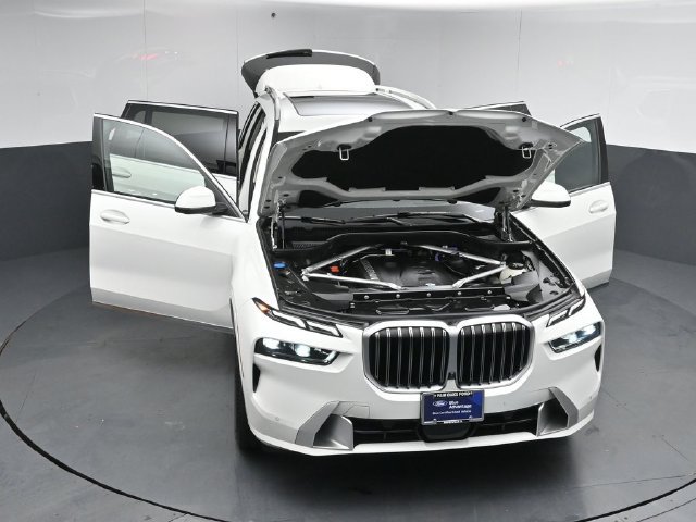 Used 2023 BMW X7 xDrive40i AWD/4WD image 60