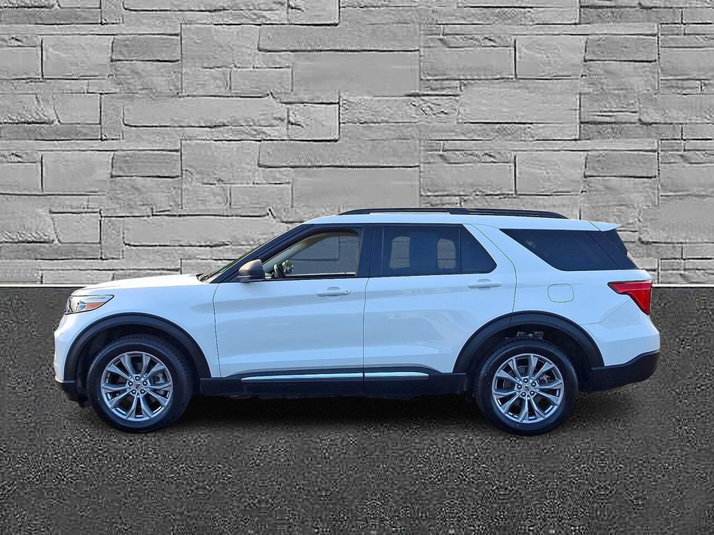Certified 2023 Ford Explorer XLT w/ Equipment Group 202A AWD/4WD image 6