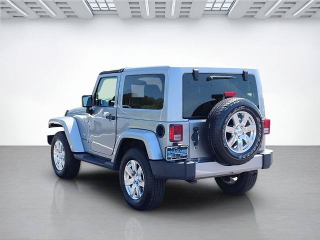 Used 2017 Jeep Wrangler Sahara w/ Connectivity Group AWD/4WD image 5