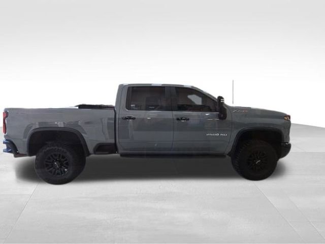 Used 2024 Chevrolet Silverado 2500 ZR2 w/ Technology Package image 2