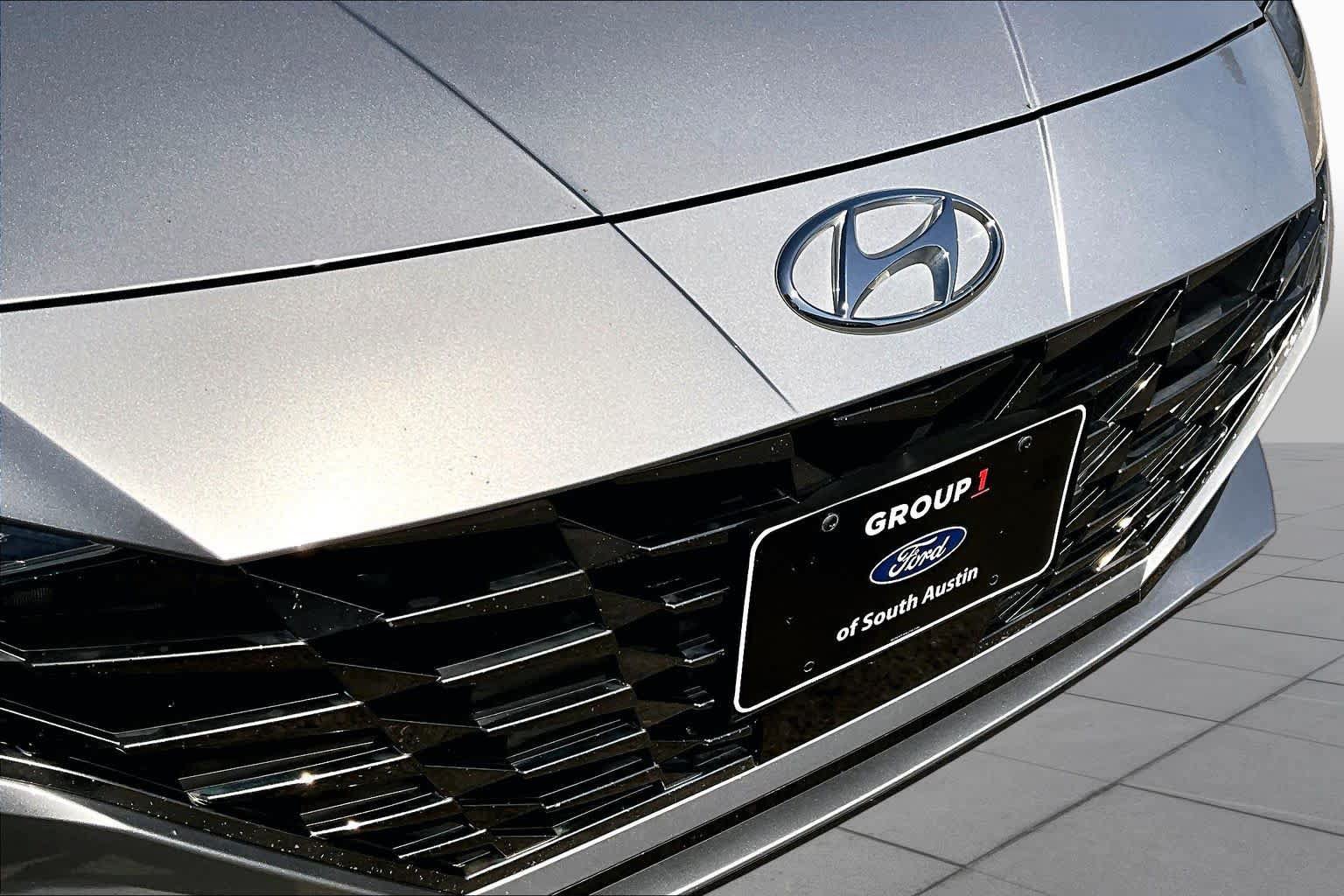 Used 2022 Hyundai Elantra SEL w/ Convenience + Premium Package FWD image 30