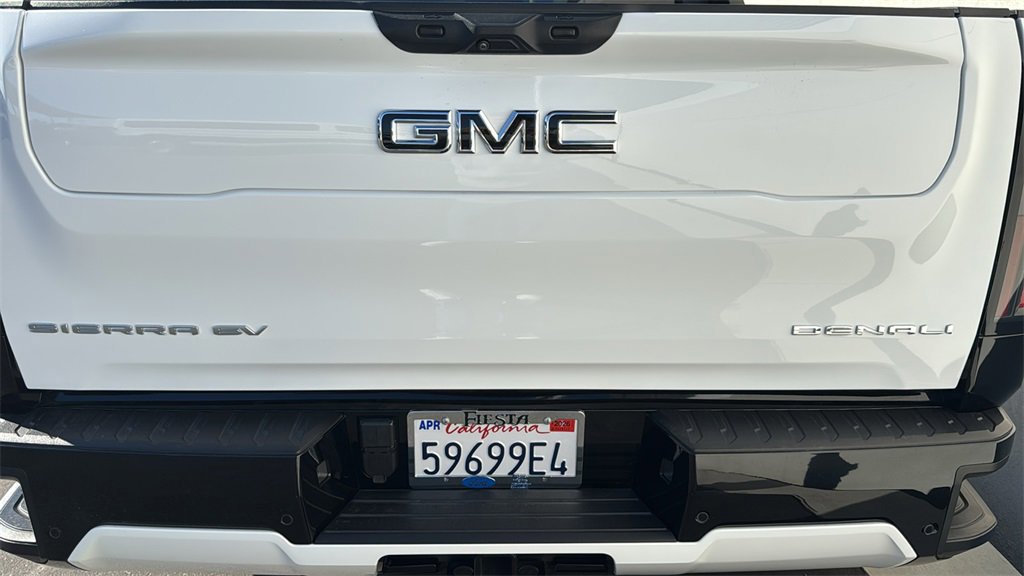 Used 2025 GMC Sierra EV Denali image 8