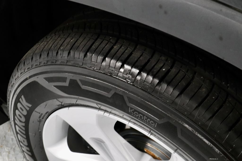 Used 2023 Honda Pilot LX image 18