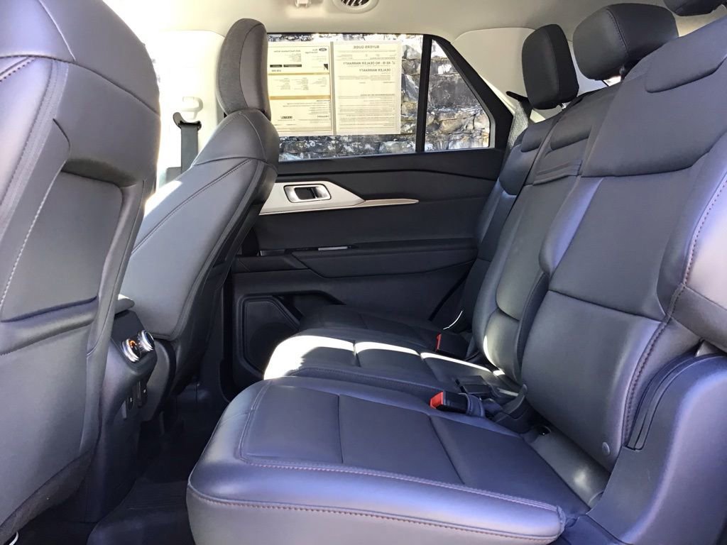 Certified 2025 Ford Explorer Active w/ Active Comfort Package image 12