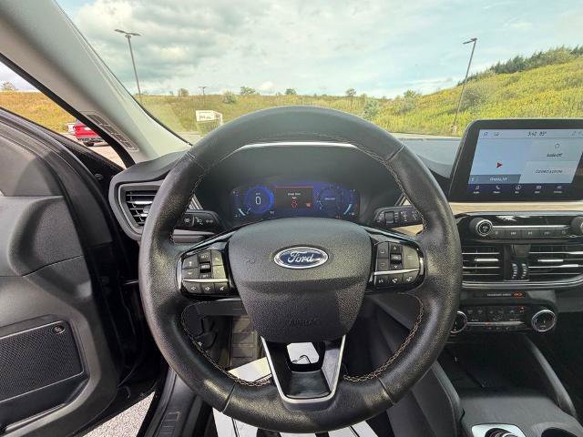 Certified 2022 Ford Escape Titanium w/ Titanium Elite Package AWD/4WD image 31
