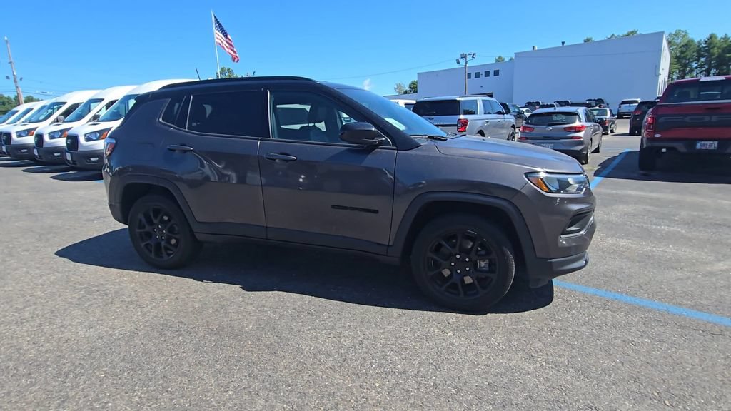 Used 2023 Jeep Compass Latitude AWD/4WD image 20
