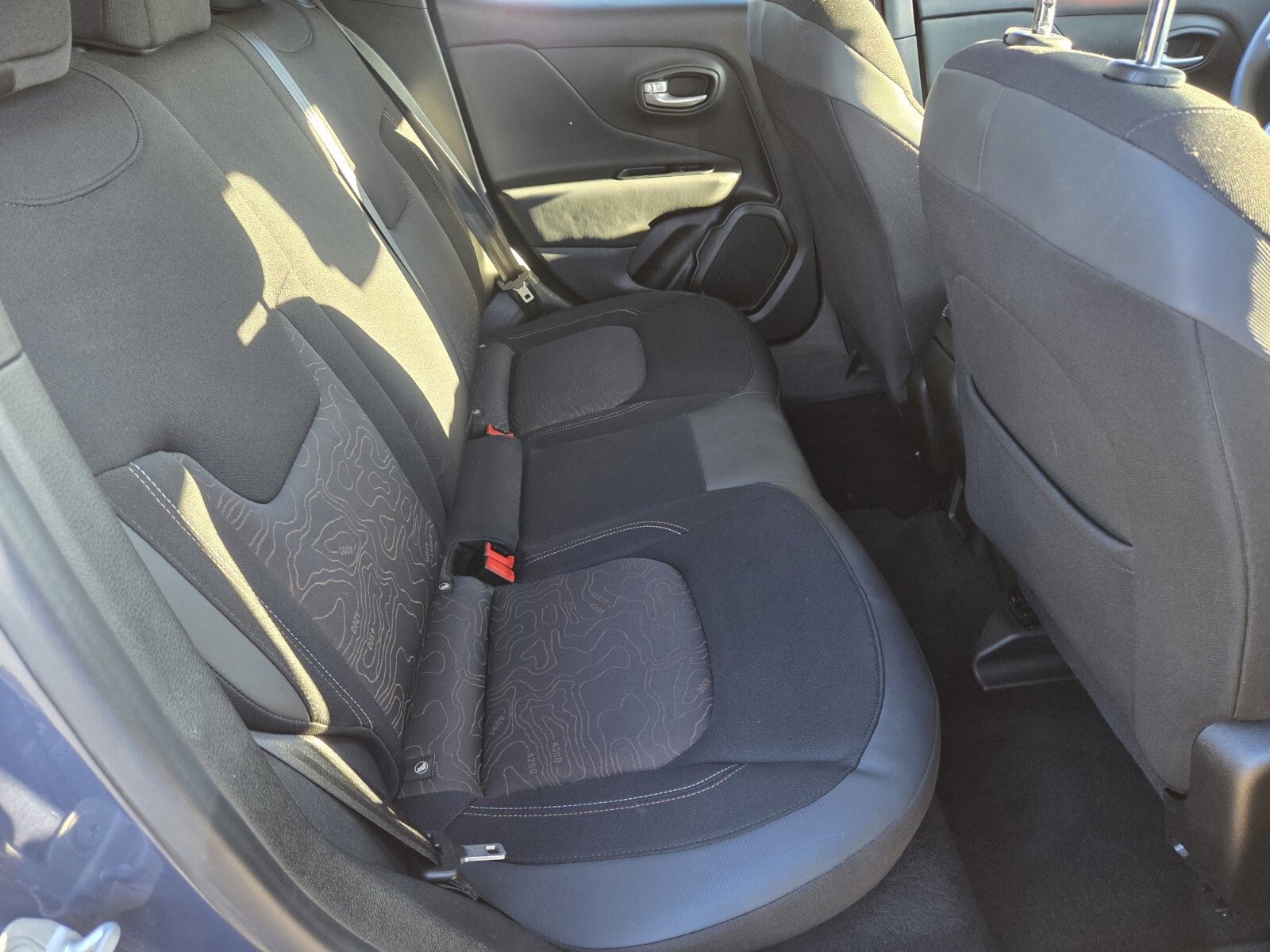 Used 2023 Jeep Renegade Latitude image 14