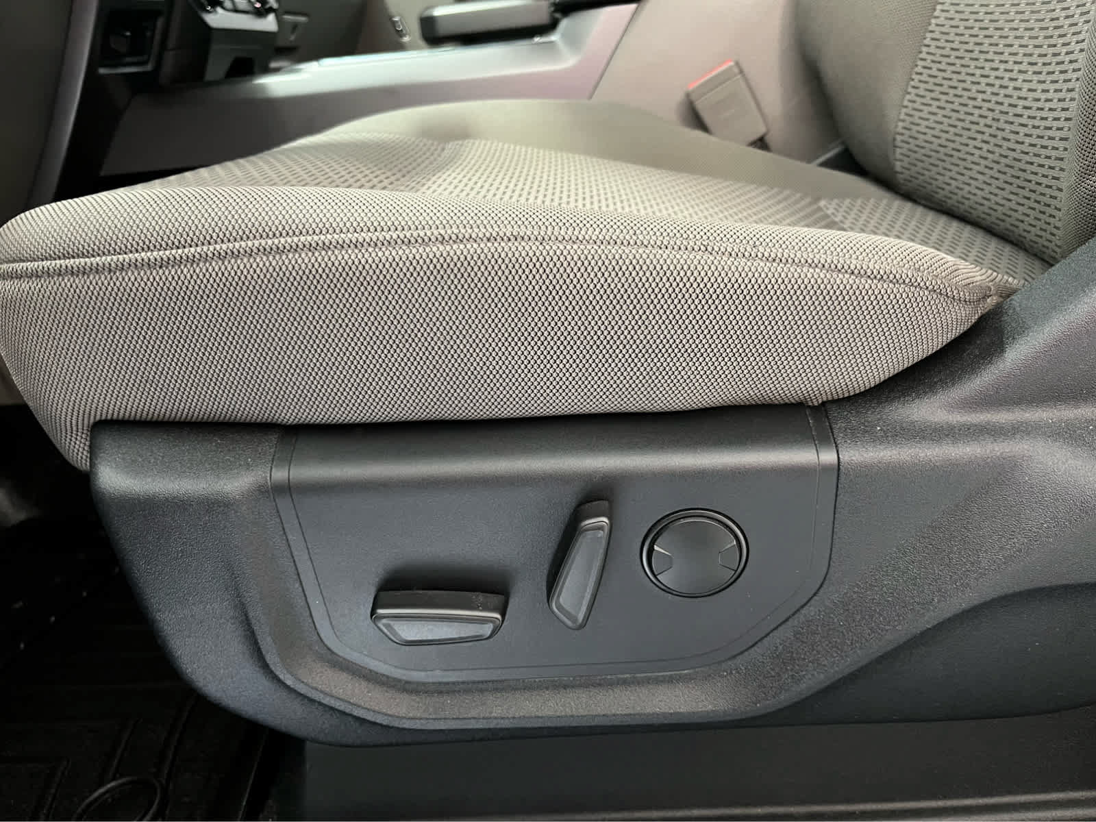 Certified 2019 Ford F150 XLT w/ Equipment Group 302A Luxury AWD/4WD image 30