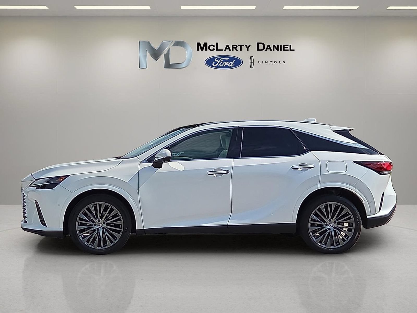 Used 2024 Lexus RX 350 FWD w/ Convenience Package video 3