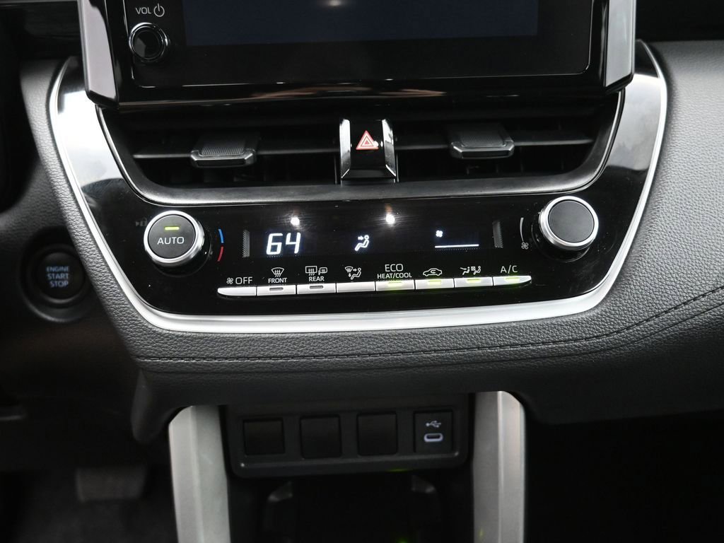 Used 2025 Toyota Corolla Cross LE image 26