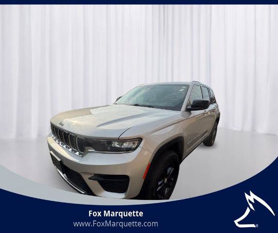 Used 2023 Jeep Grand Cherokee Laredo w/ Luxury Tech Group I
