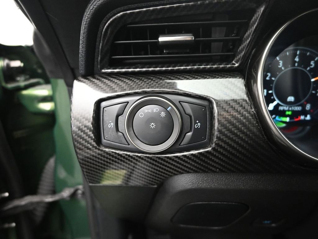 Certified 2022 Ford Mustang Shelby GT500 w/ Carbon Fiber Track Pack image 39