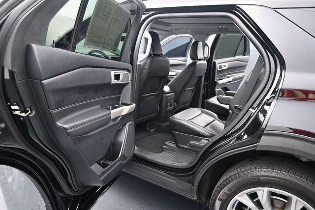 Certified 2023 Ford Explorer XLT w/ Equipment Group 202A AWD/4WD image 15