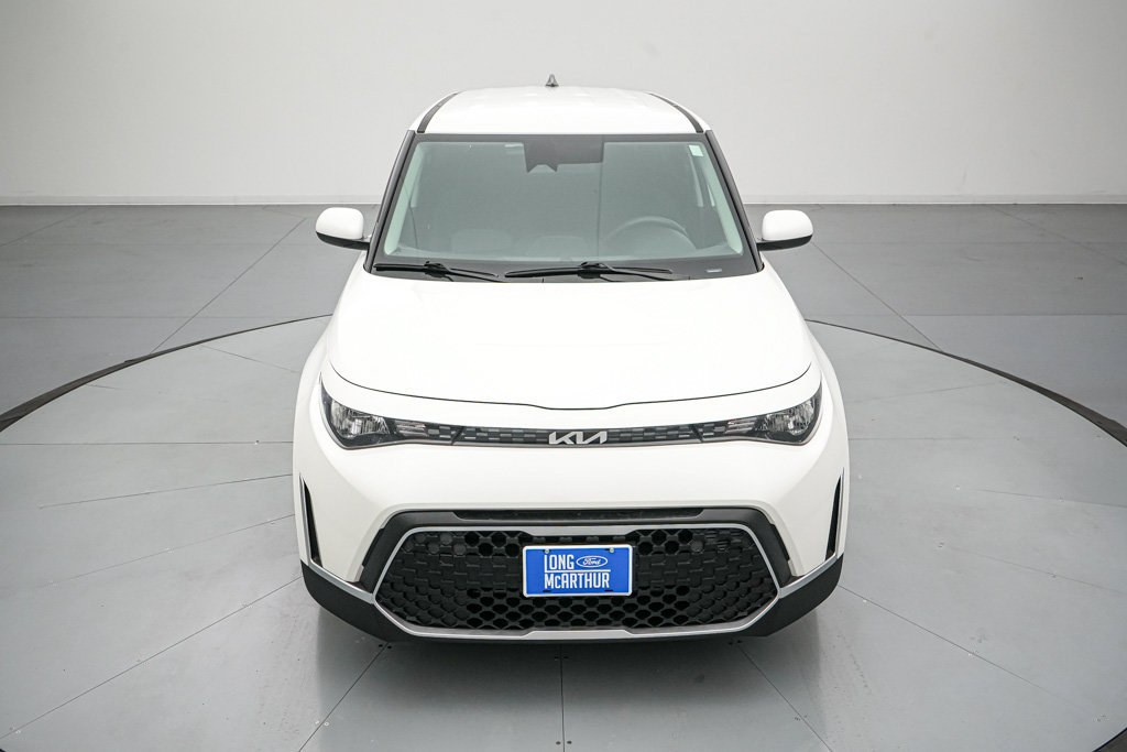 Used 2025 Kia Soul LX w/ LX Technology Package FWD image 9
