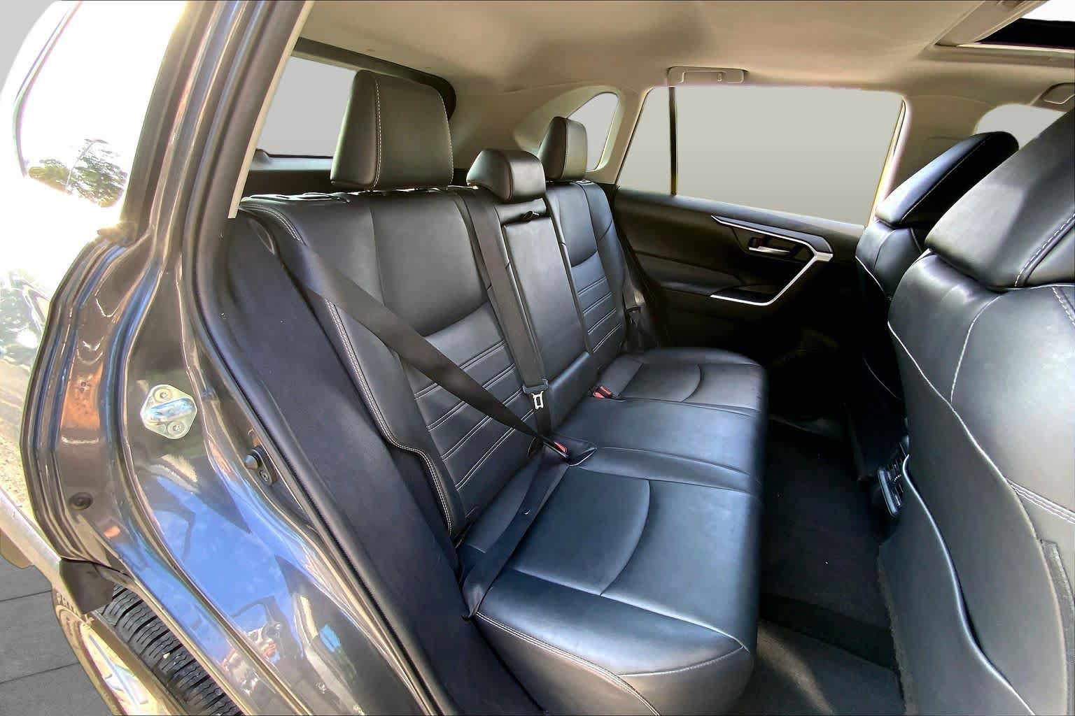 Used 2021 Toyota RAV4 XLE Premium FWD image 20